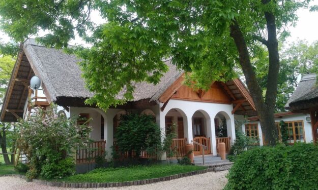 Reichelhausen Vendégház – Csárda épület – 2 szoba – 4 fő részére